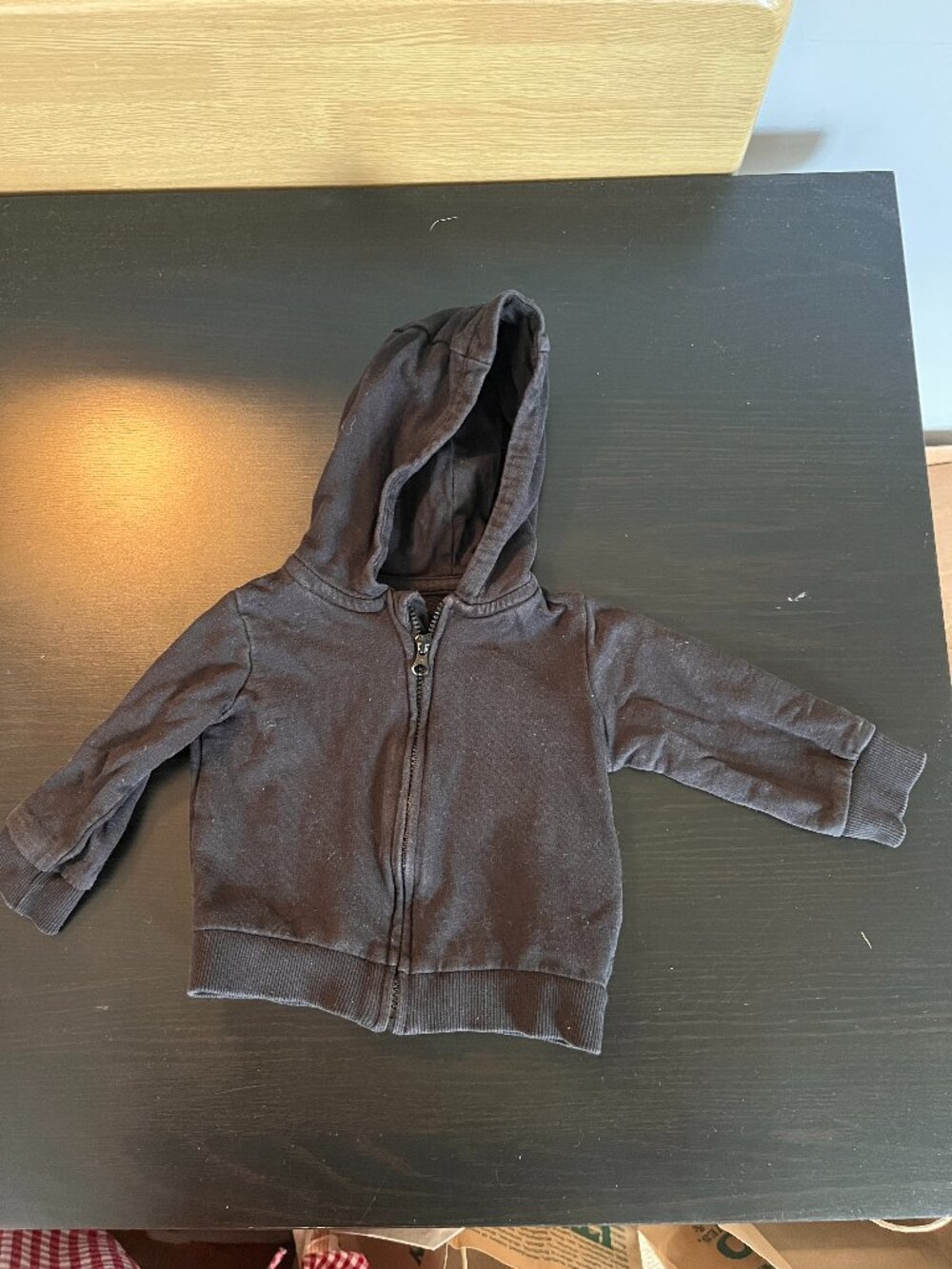 [$2 in a bundle] H&M black hoodie 3 mo